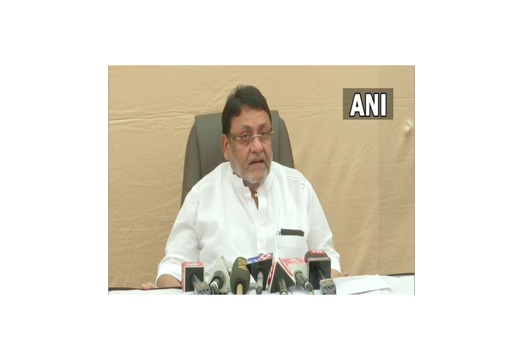 withdraw-kangana-ranauts-padma-shri-arrest-her-nawab-malik