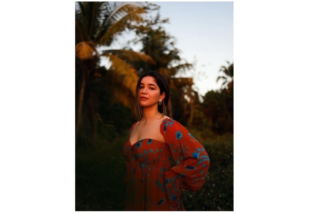 sachin-tendulkars-daughter-sara-tendulkar-is-bollywood-ready