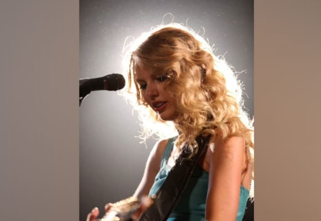 taylor-swift-wins-all-six-trophies-at-the-american-music-awards