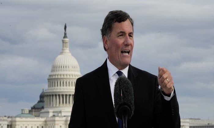 b-c-and-ottawa-leaders-meet-in-vancouver-to-address-softwood-lumber-crisis-amid-soaring-u-s-tariffs