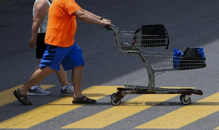 canadas-economy-contracts-0-3-in-august-as-manufacturing-and-air-travel-weaken