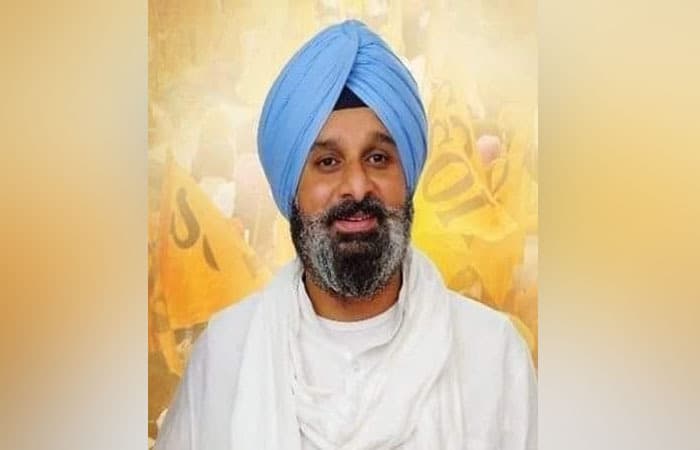 supreme-court-declines-interim-bail-to-majithia-issues-notice-to-punjab-government