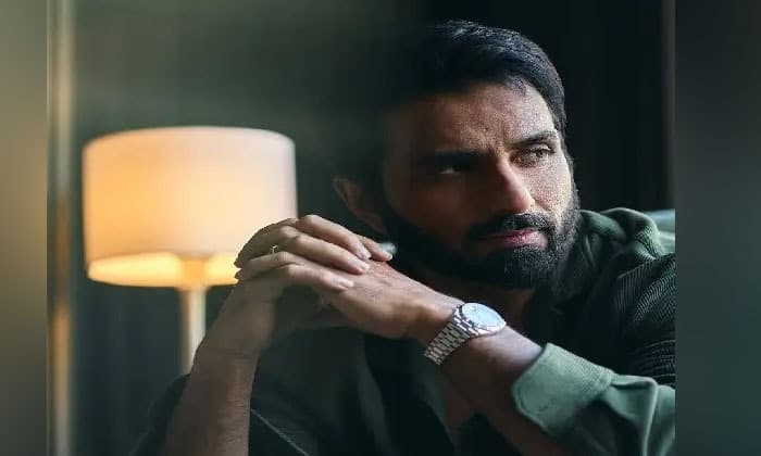 sonu-sood-steps-up-as-rajpal-yadav-faces-jail-time-calls-for-industry-unity